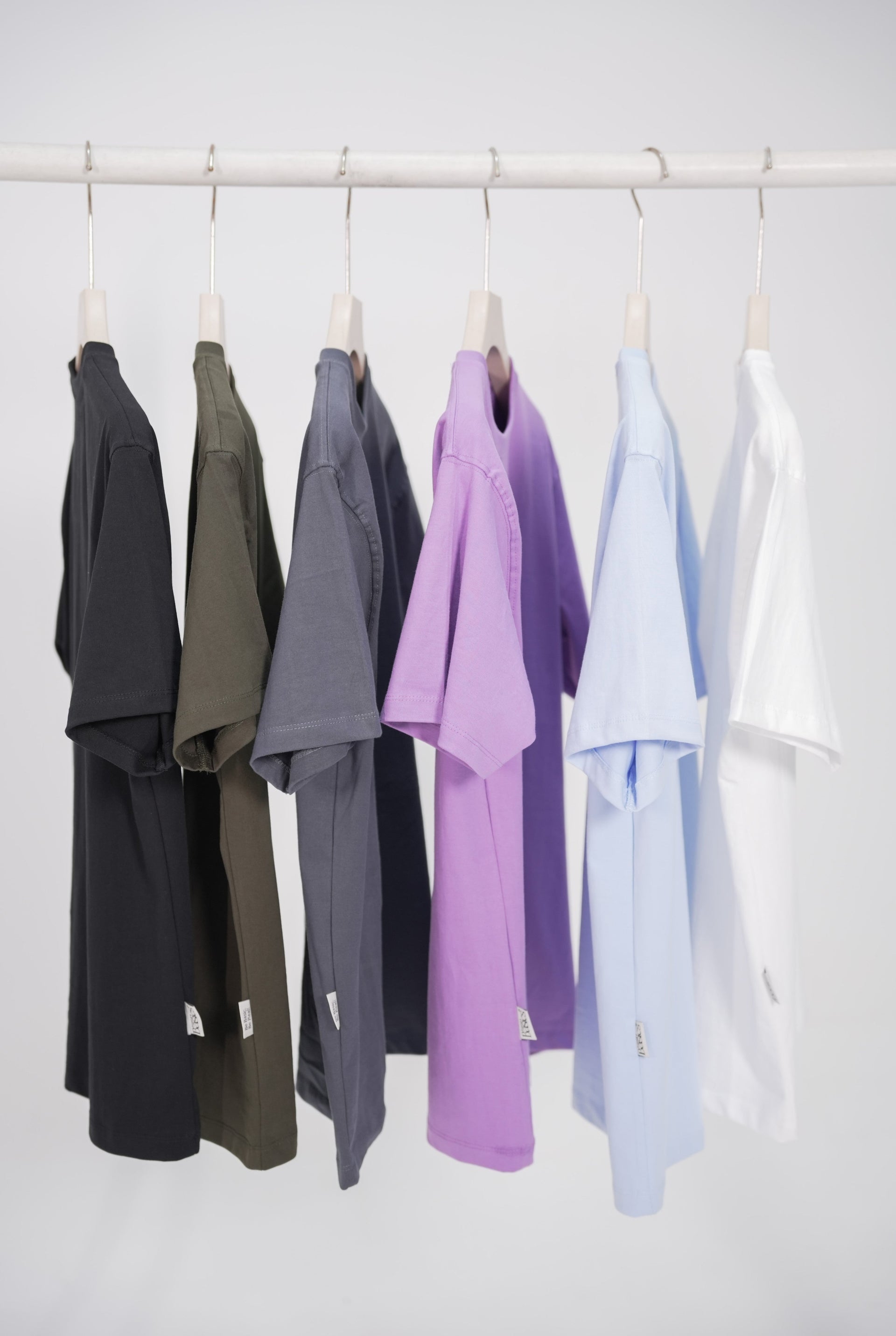 How to Style Oversized T-Shirts: The Complete Streetwear Guide