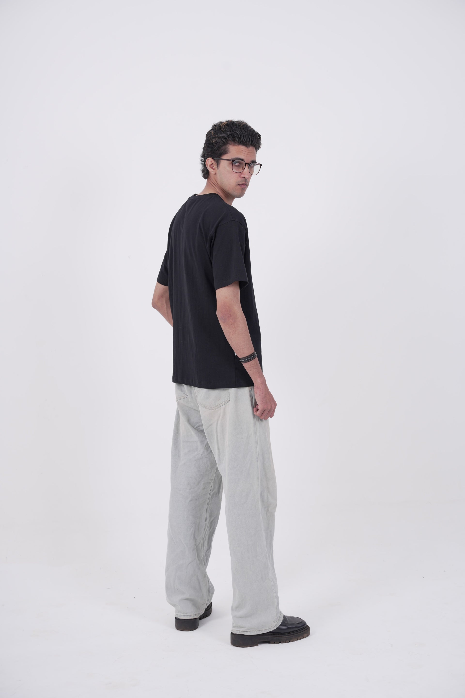 Black Oversized T-Shirt — Premium 210 GSM Super Combed Cotton