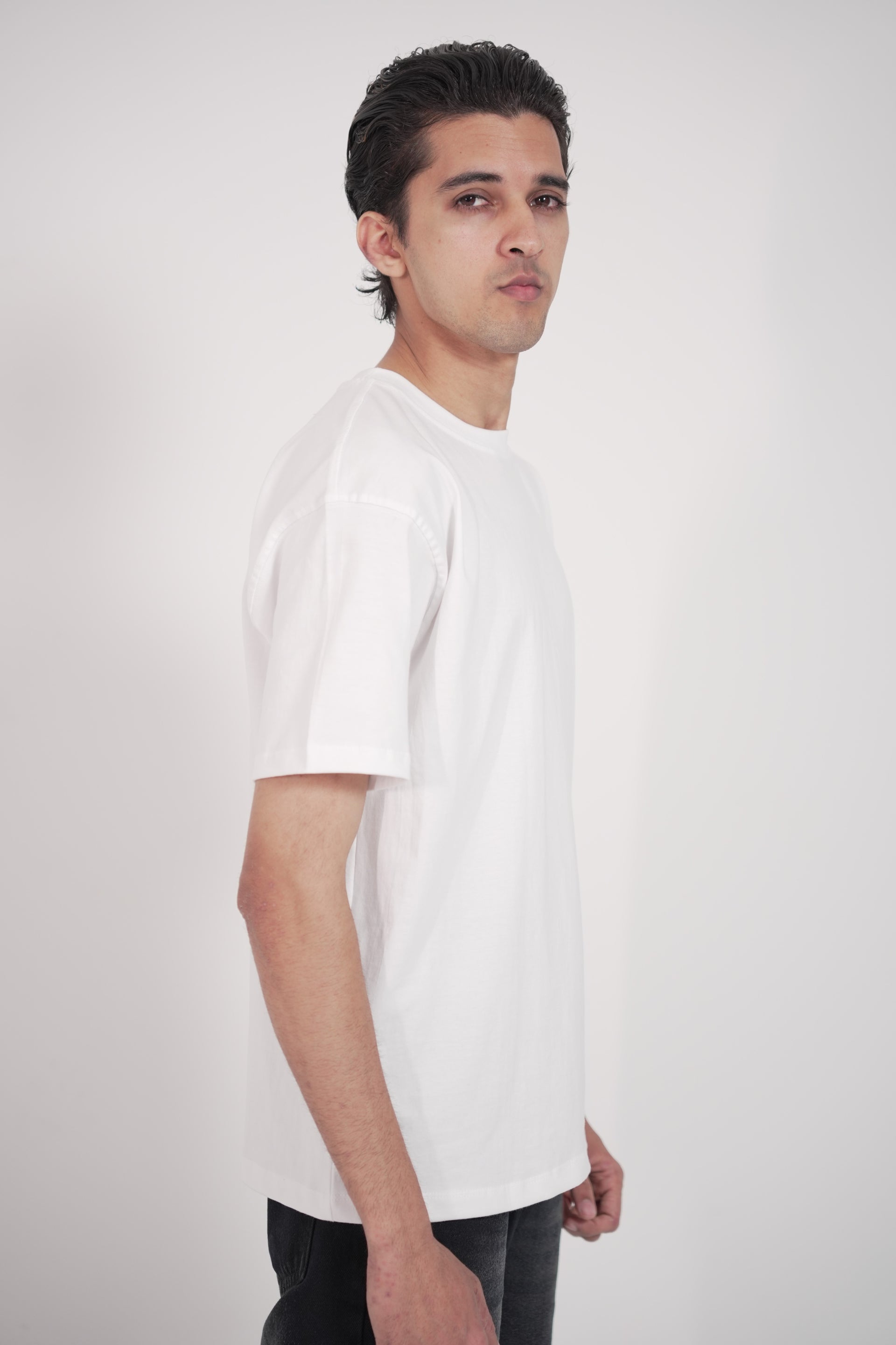 Classic White Oversized T-Shirt — Premium 210 GSM Cotton