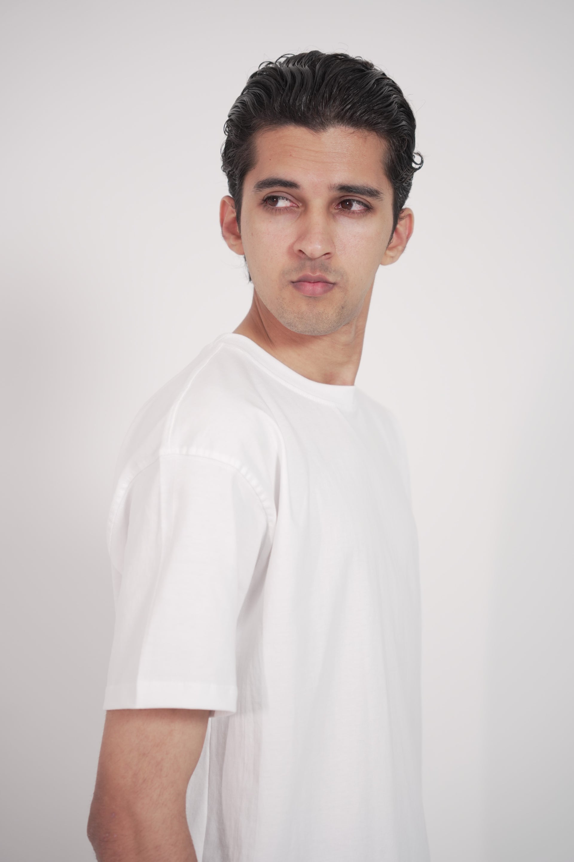 Classic White Oversized T-Shirt — Premium 210 GSM Cotton
